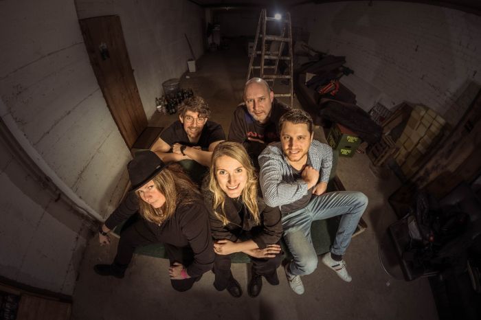 Crashed Attic Bandbild.jpg